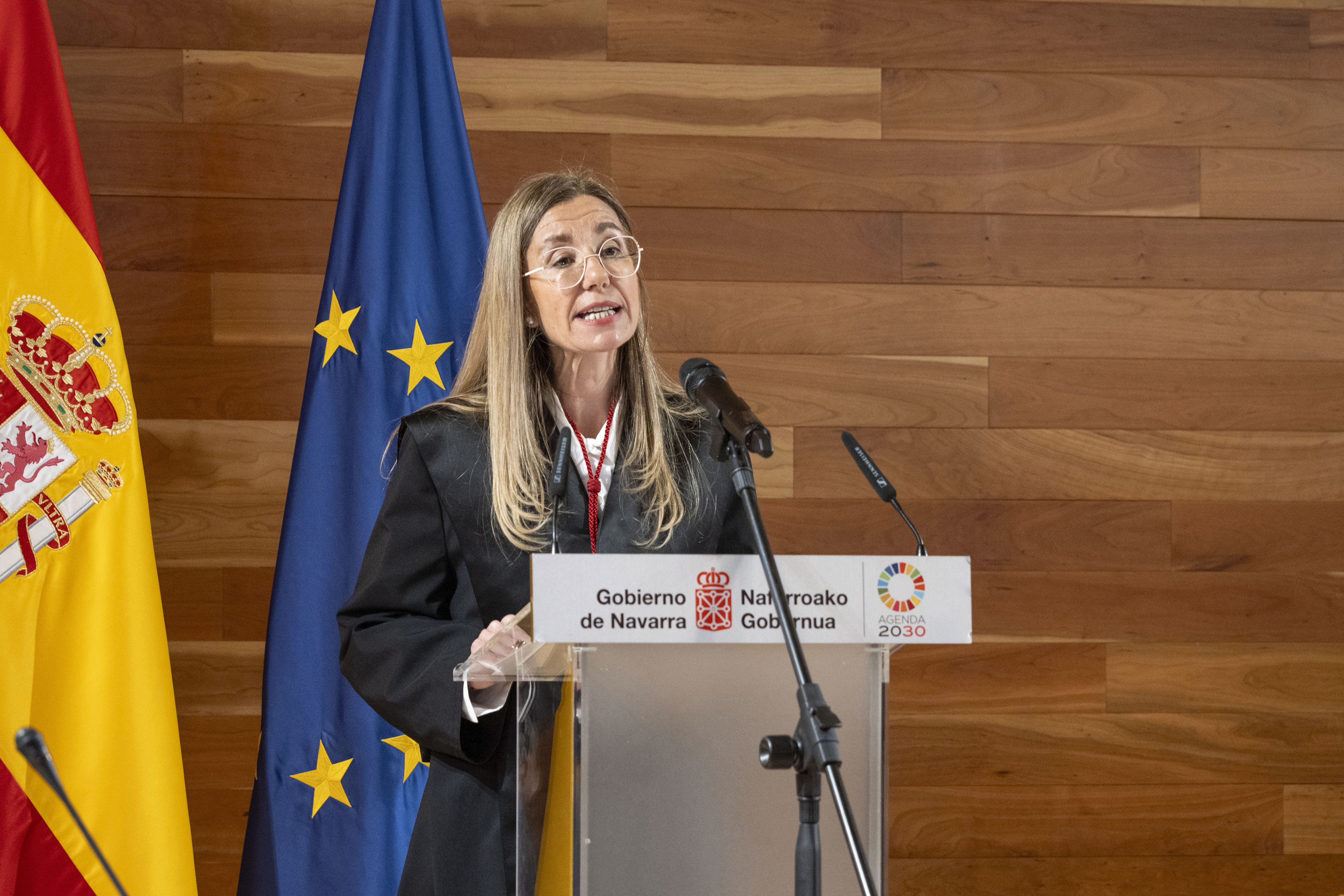 Ana Clara Villanueva Latorre jurista iruindarrak Nafarroako Kontseiluko lehendakaritzaren kargua hartu du gaur. Foru Komunitateko organo aholku-emaile gorena da Kontseilua, eta erakunde publikoei arau eta erabaki garrantzitsuen egokitasun juridikoari buruzko aholkularitza ematen die.